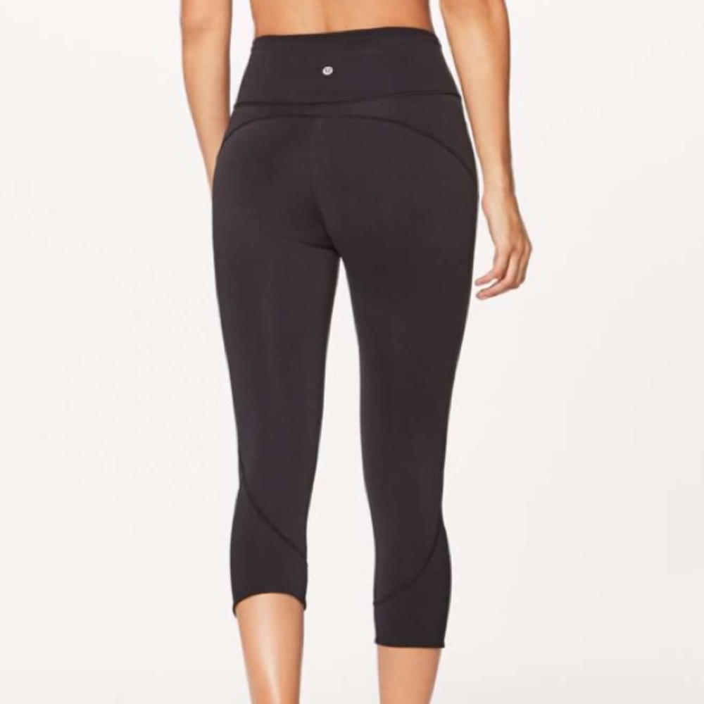 Lululemon Black In Movement Crop *Everlux 19" size 4